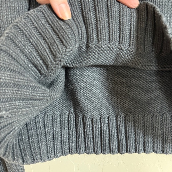 Old Navy Men’s 2002 V Neck Gray Sweater with Light Contrast Trim Academia XL - Picture 3 of 6